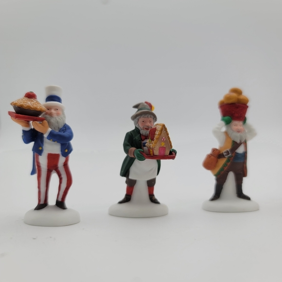 Dept 56 North Pole Early Rising Elves - Picture 3 of 6